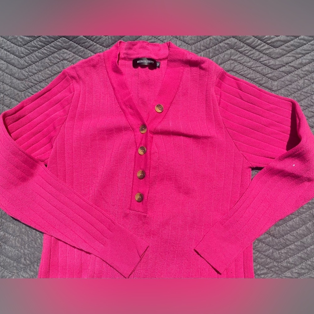 Pink Knit Sweater with V-Neckline